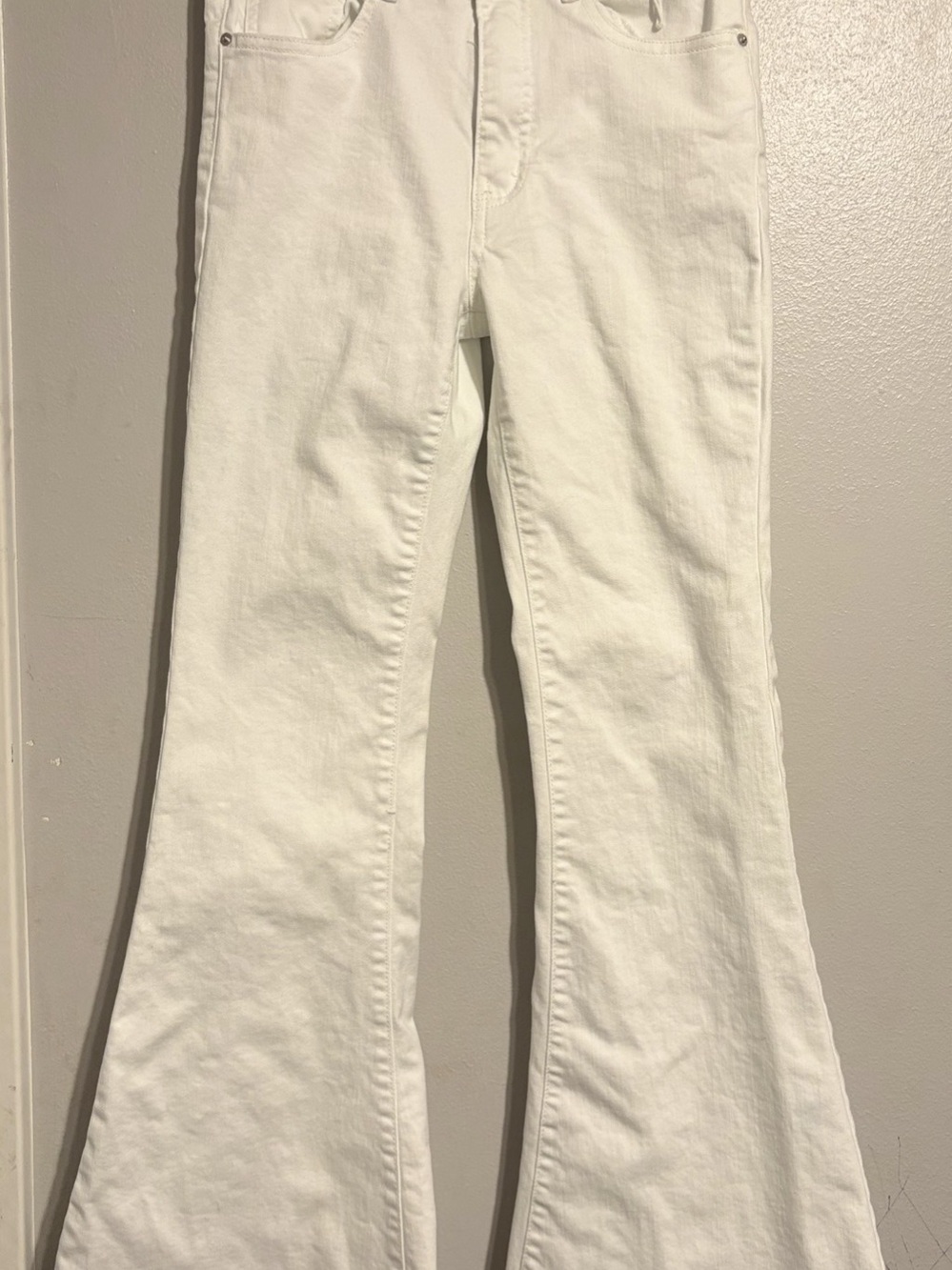 RISEN Flare Jeans in White
